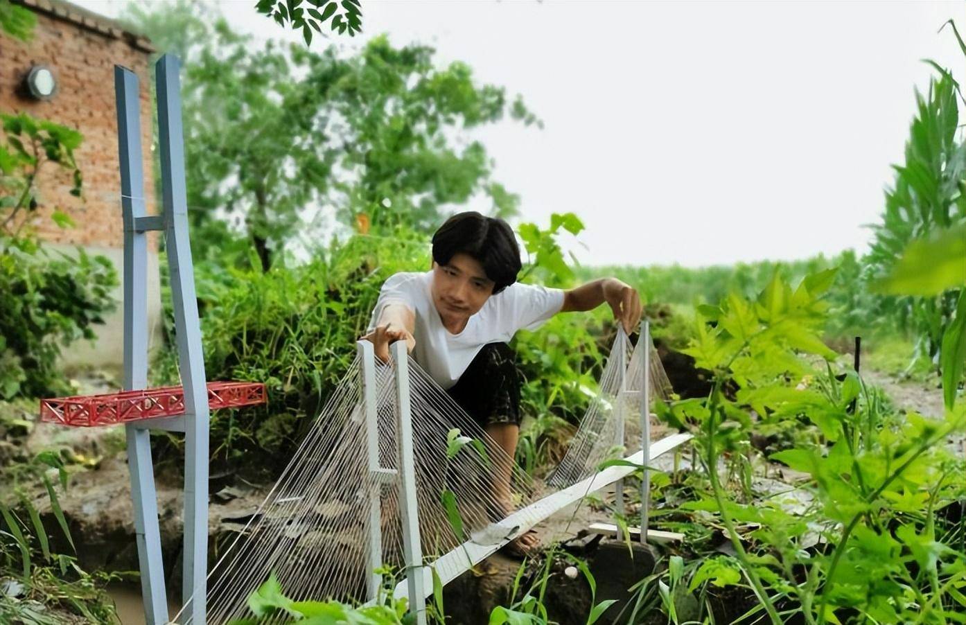地建高铁穿隧道还能变轨网友:农村基建狂魔j9九游会真人游戏第一河南21岁小伙在菜(图6) 地建高铁穿隧道还能变轨网友:农村基建狂魔j9九游会真人游戏第一河南21岁小伙在菜(图6)