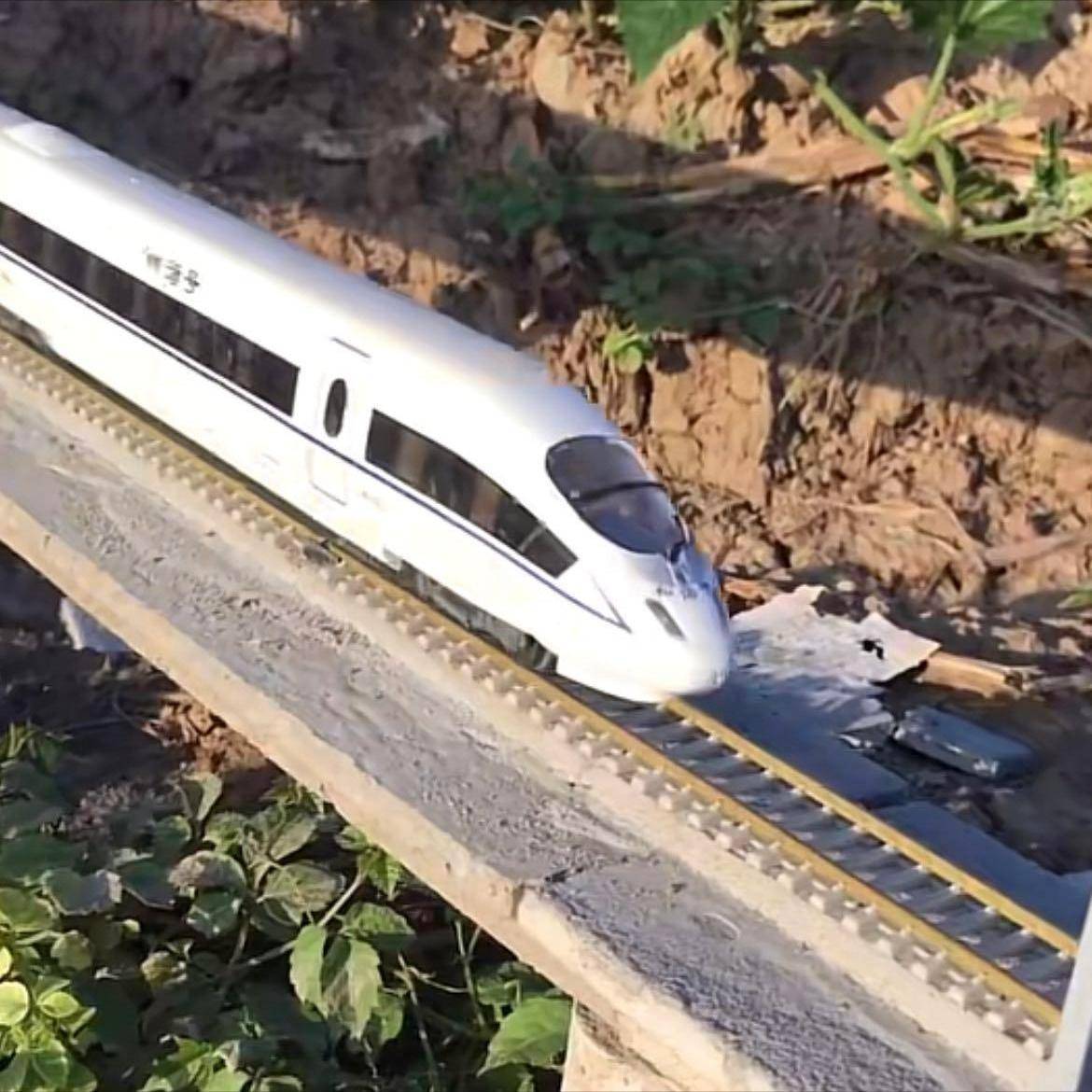 地建高铁穿隧道还能变轨网友:农村基建狂魔j9九游会真人游戏第一河南21岁小伙在菜(图7) 地建高铁穿隧道还能变轨网友:农村基建狂魔j9九游会真人游戏第一河南21岁小伙在菜(图7)